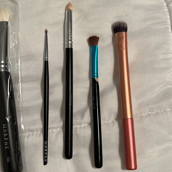 16 makeup brushes real techniques, morphe, Mac motor pro - Picture 3 of 7